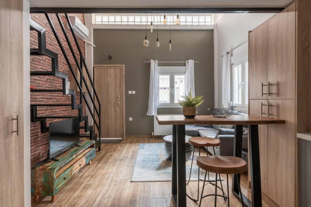 Апартаменты Industrial Loft Near Seaside W 200Mbps Салоники Экстерьер фото