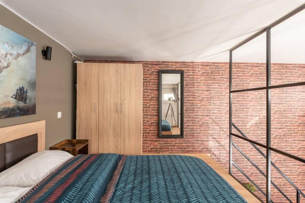 Апартаменты Industrial Loft Near Seaside W 200Mbps Салоники Экстерьер фото